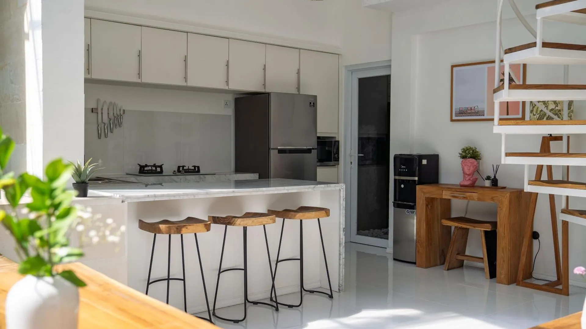 Spacious 3 Bedroom Villa With Private Pool And Billiards Σεμινιάκ