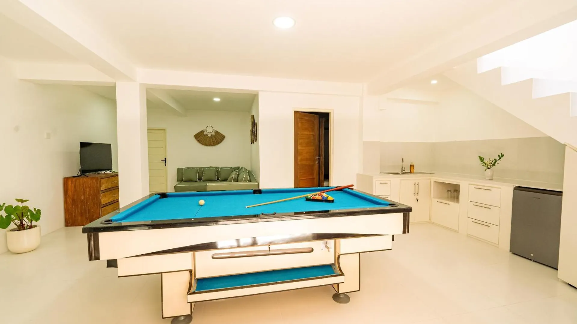 Spacious 3 Bedroom Villa With Private Pool And Billiards Σεμινιάκ Ινδονησία