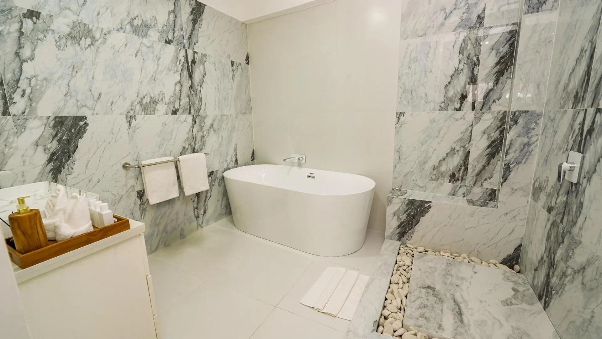 Spacious 3 Bedroom Villa With Private Pool And Billiards Σεμινιάκ Ινδονησία